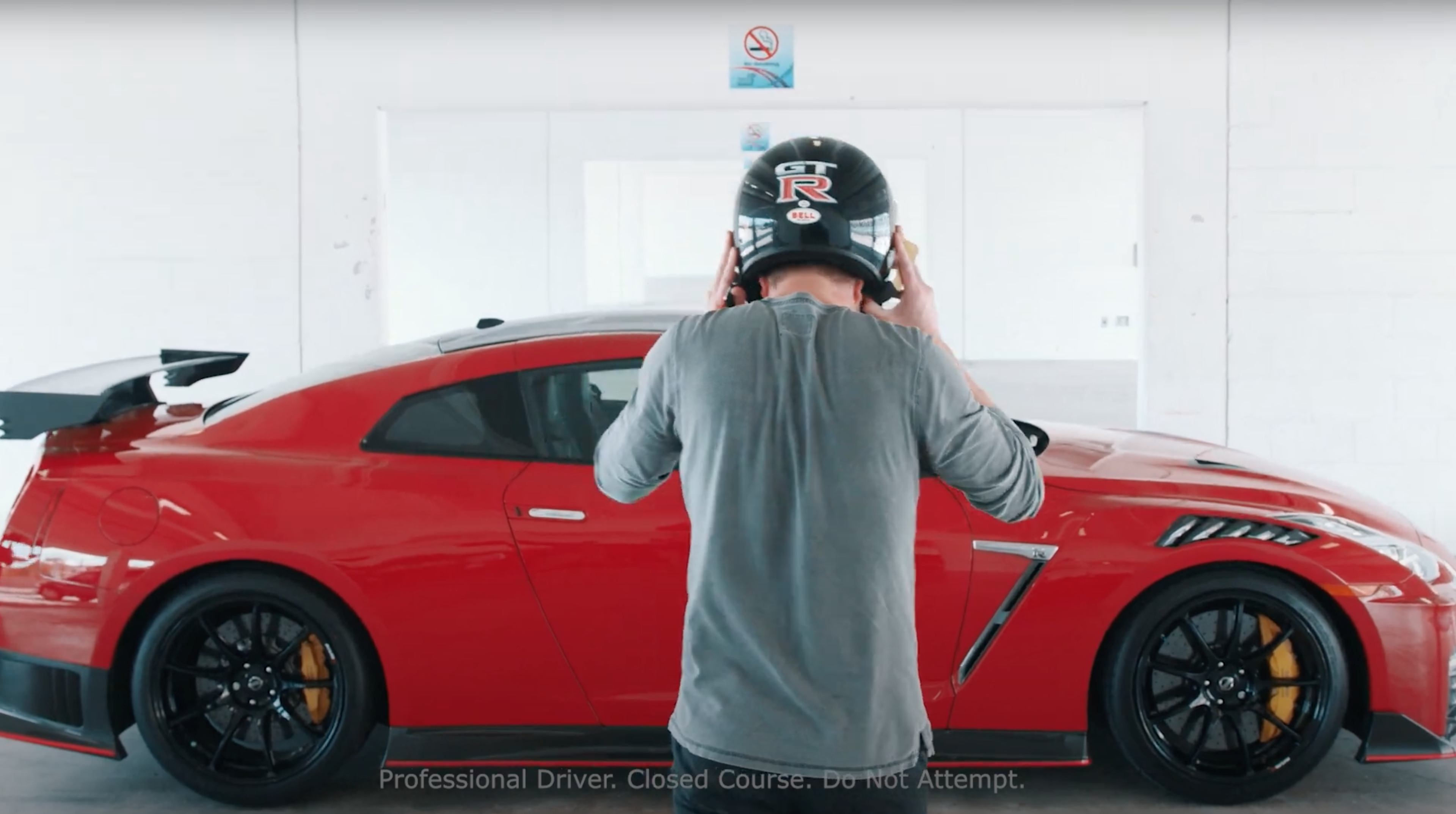 GT-R NISMO VS MASTER SUSHI CHEF